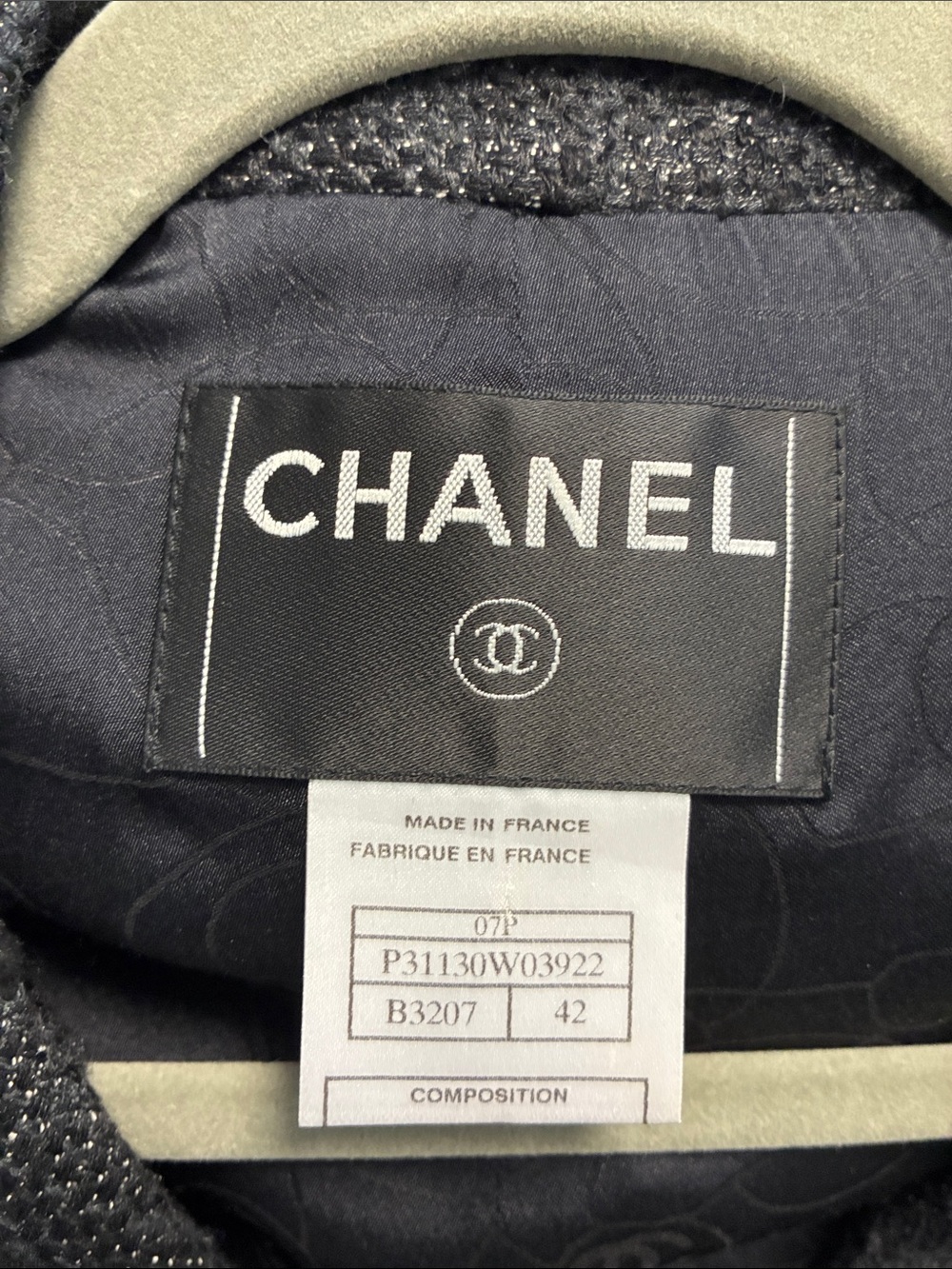 CHANEL 07/P BLACK SILK WEAVED SINGLE BREASTED JACKET WITH DETACHABLE CUFF DETAIL - Picture 6 of 9